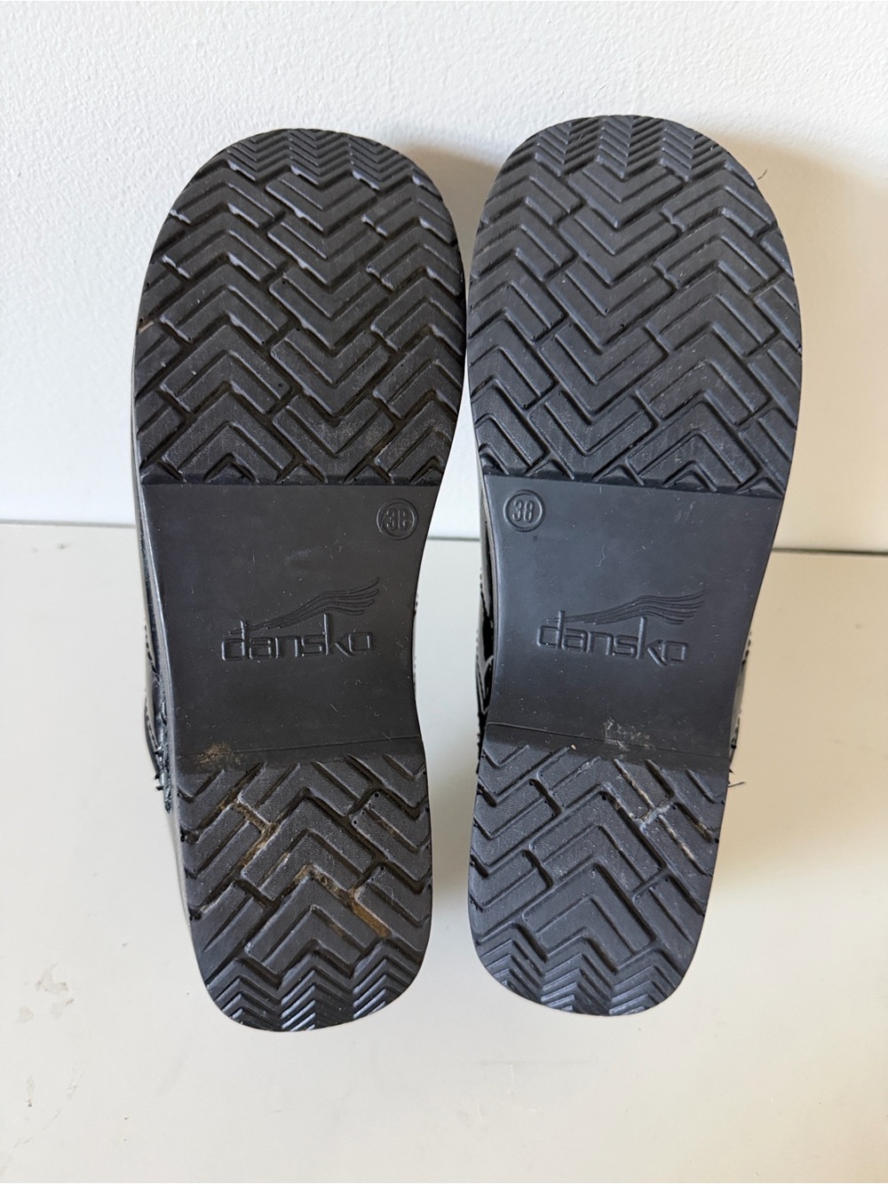Dansko Women's Iridescent Black Clog. Sz 38 (US 7.5-8) - Picture 7 of 9